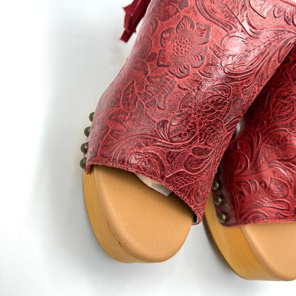 New Dingo Size 9 Tooled Red Leather Western Wedges Platform Clogs Sandals Shoes - Picture 3 of 13